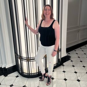 Meet your Posher, Robin